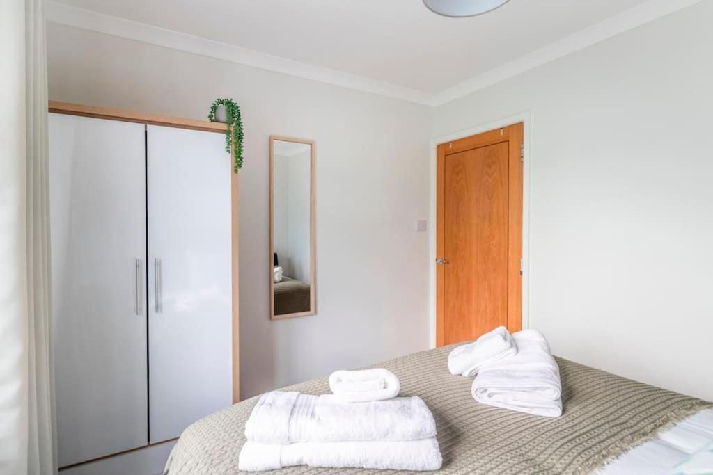 Spacious Sea View 2 Bedroom Sleeps 6-Free Parking Bournemouth Esterno foto