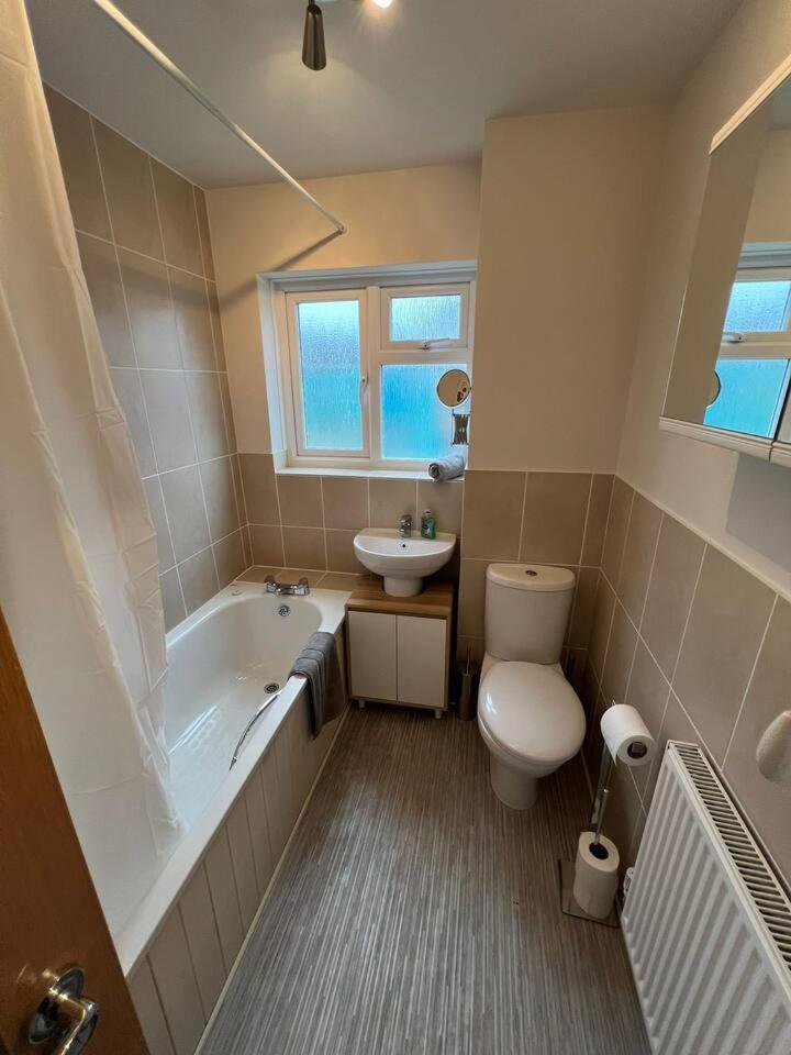 Spacious Sea View 2 Bedroom Sleeps 6-Free Parking Bournemouth Esterno foto